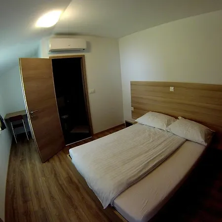 Sweet Dreams Rooms And Apartments Postojna-3